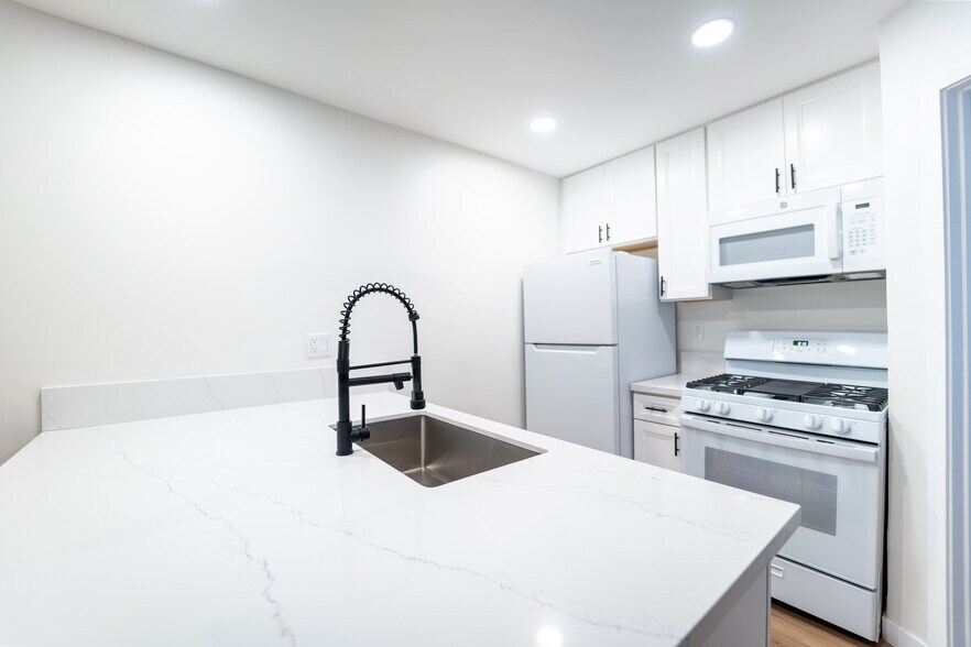 More Photos Of 4062 49th St, San Diego Apartments For Sale