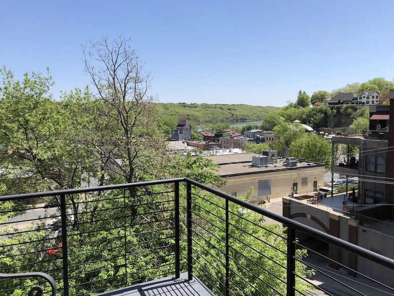 More Photos Of 275 3rd St S, Stillwater Medical For Lease