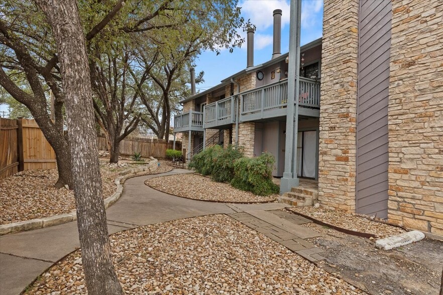 More Photos Of 5220 Tahoe Trl, Austin Apartments For Sale