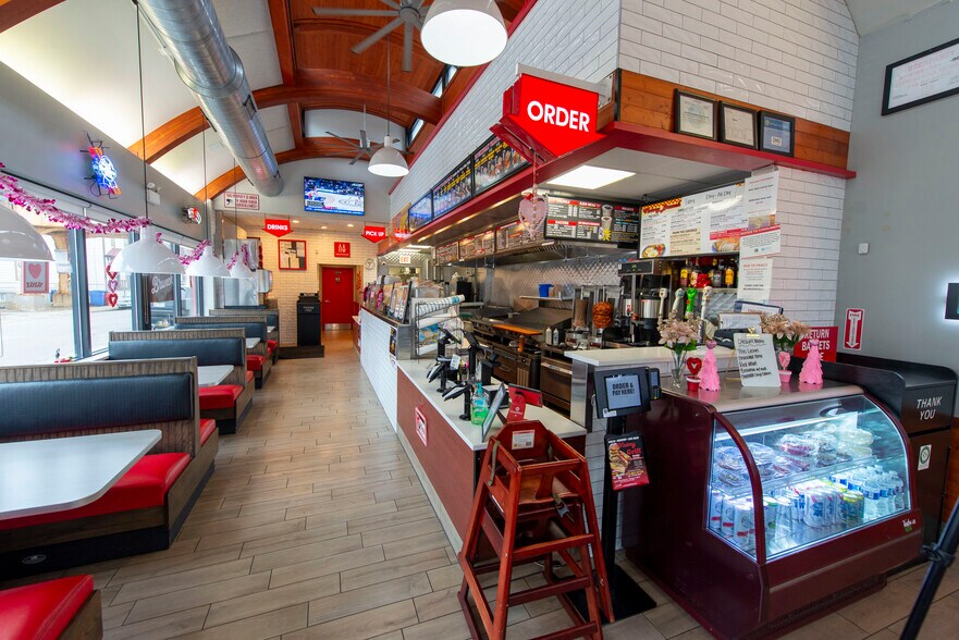 More Photos Of 2246 N Milwaukee Ave, Chicago Restaurant For Lease