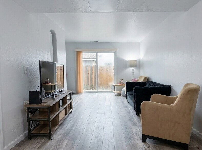 More Photos Of 429 10th St, Sparks Multifamily For Sale