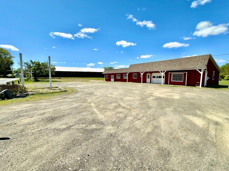 More Photos Of 10 Rocky Hill Rd, Hadley Freestanding For Lease