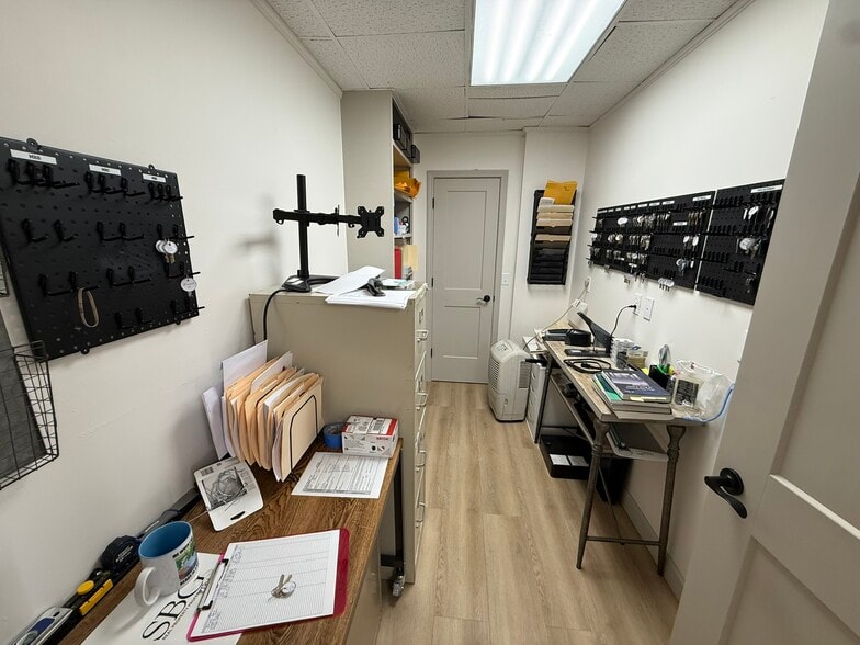 More Photos Of 1604 State Route 121 N, Murray Warehouse For Sale