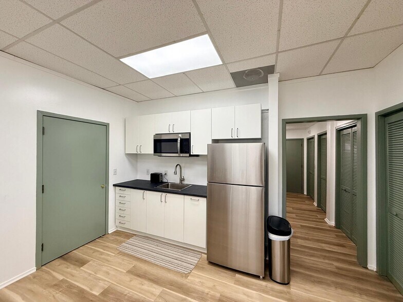 More Photos Of 8431 Baymeadows Way, Jacksonville Loft Creative Space For Lease