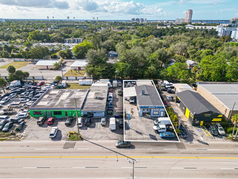 More Photos Of 2242 Fowler St, Fort Myers Service For Sale