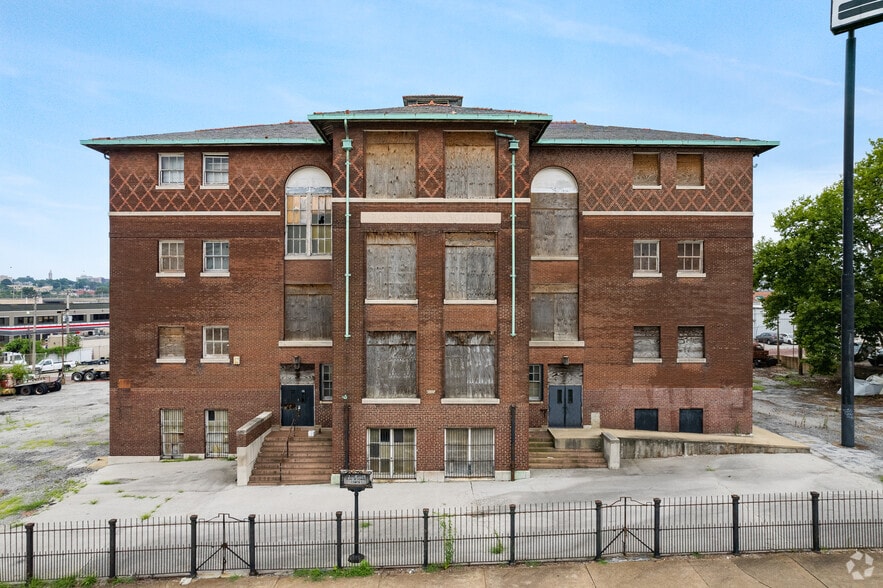 Primary Photo Of 3974 Sarpy Ave, Saint Louis Office For Sale