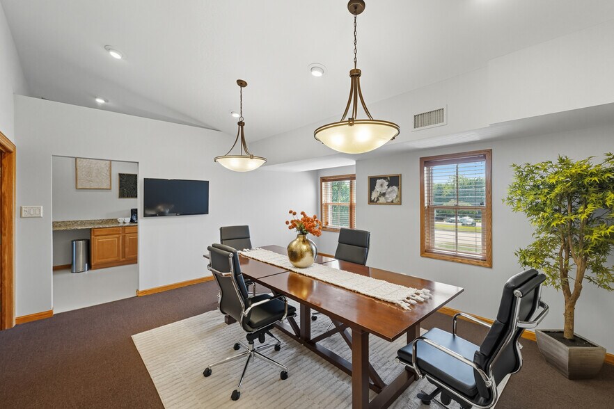 More Photos Of 10130-10134 Colvin Run Rd, Great Falls Medical For Sale