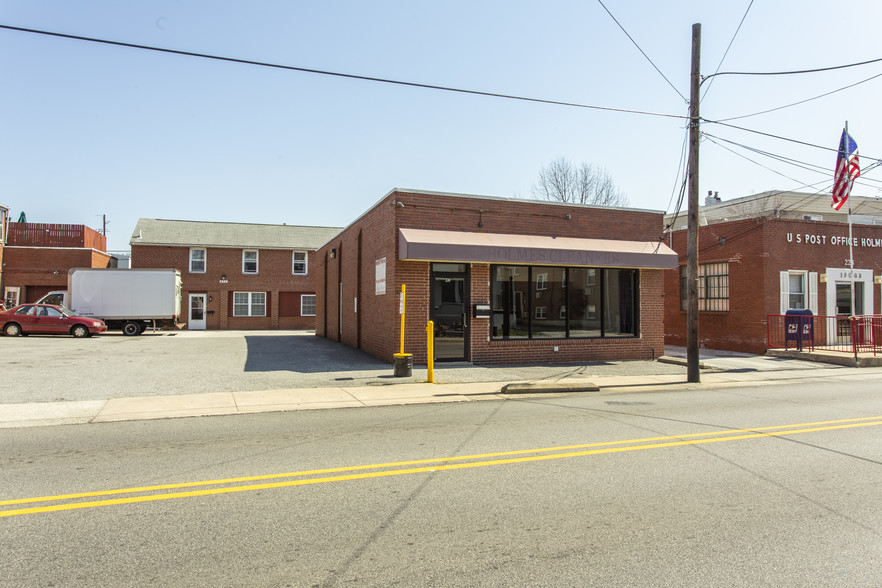 Primary Photo Of 230 Holmes Rd, Holmes General Retail For Sale