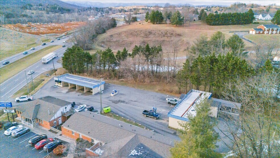 More Photos Of 870 Roanoke Rd, Daleville Carwash For Sale
