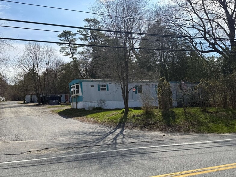 More Photos Of 384 Lake Ave, Lake Luzerne Manufactured Housing Mobile Home Park For Sale