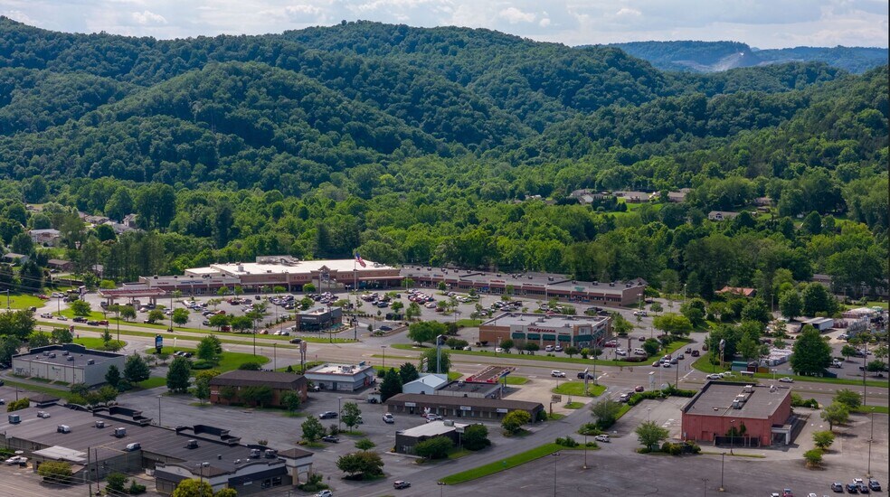 More Photos Of 1389 Volunteer Pky, Bristol Freestanding For Lease