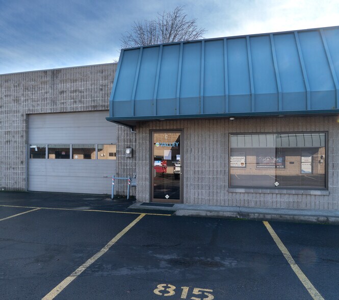 More Photos Of 815-817 N Central Ave, Medford Storefront For Lease