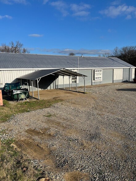 Primary Photo Of 462 E Reba McEntire Ave, Stringtown Flex For Sale