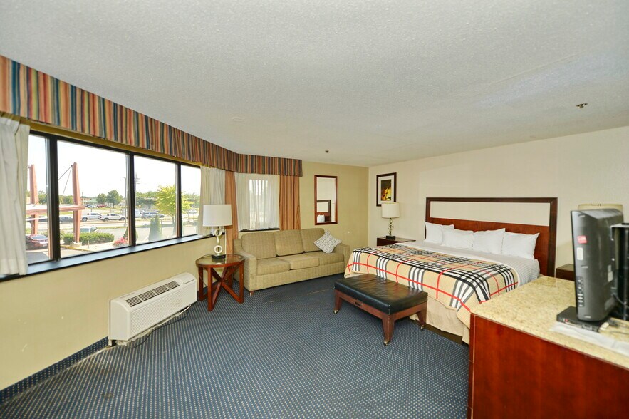 More Photos Of 431 Dual Hwy, Hagerstown Hotel For Sale