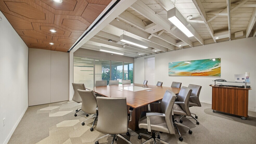 More Photos Of 2301 Caroline St, Houston Office For Sale