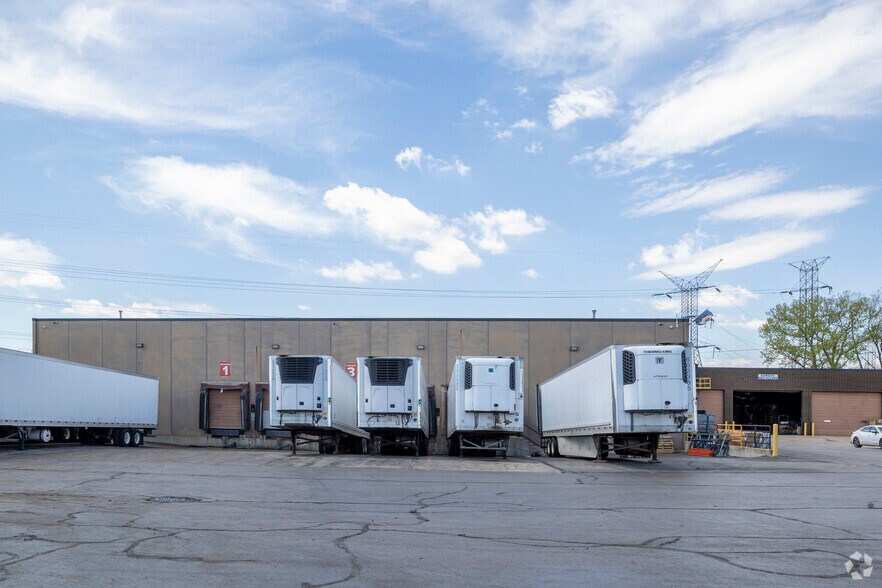 More Photos Of 199 Shepard Ave, Wheeling Warehouse For Sale