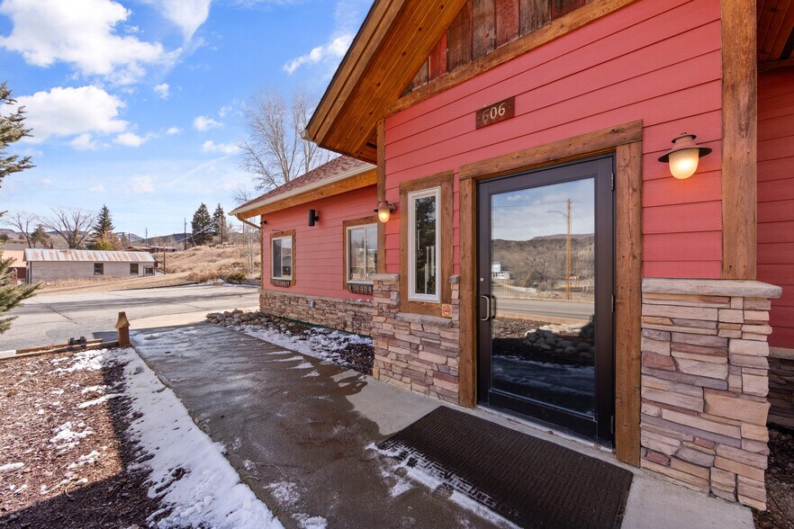 More Photos Of 606 W Byers Ave, Hot Sulphur Springs Flex For Sale