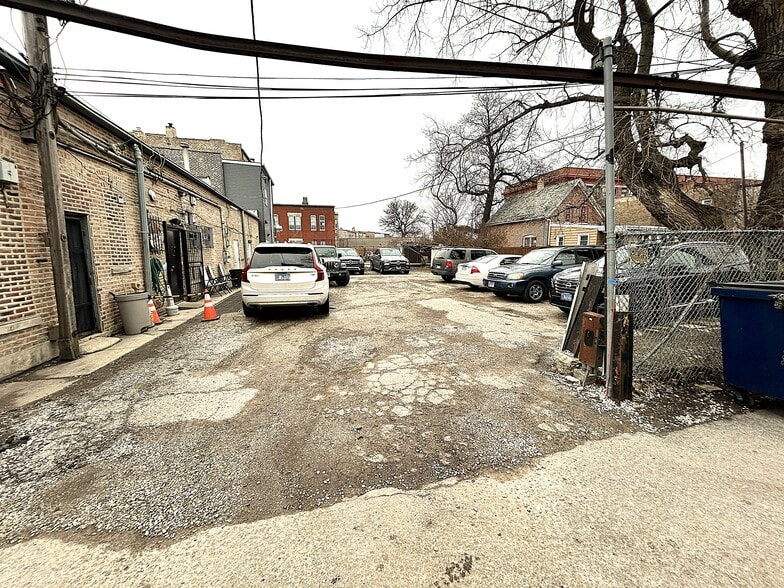 More Photos Of 3620 W Division St, Chicago Storefront For Sale