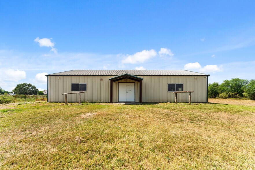 More Photos Of 1585 Patton Rd, Rosenberg Service For Sale