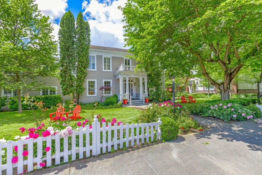 More Photos Of 240 E California St, Jacksonville Hotel For Sale