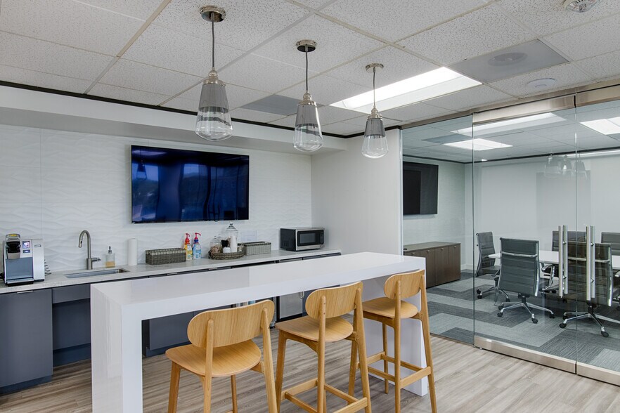 More Photos Of 5944 Luther Ln, Dallas Office For Lease