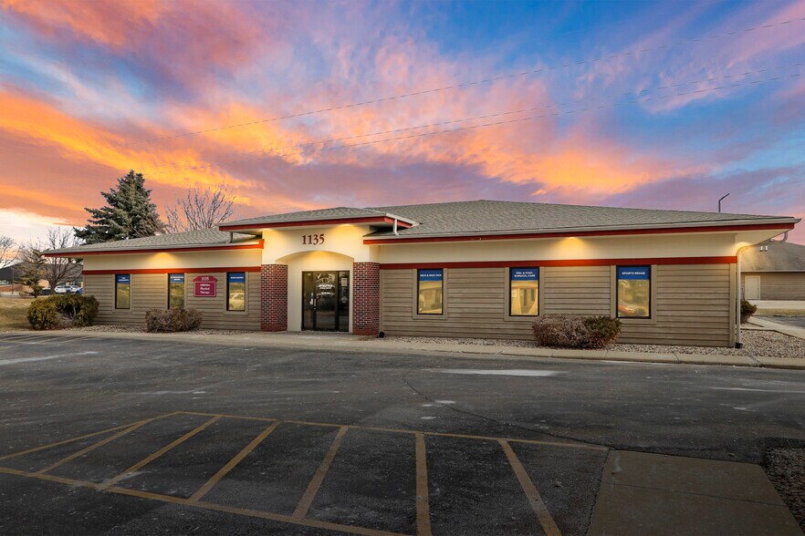 More Photos Of 1135 Prairie Dr, Racine Office For Sale