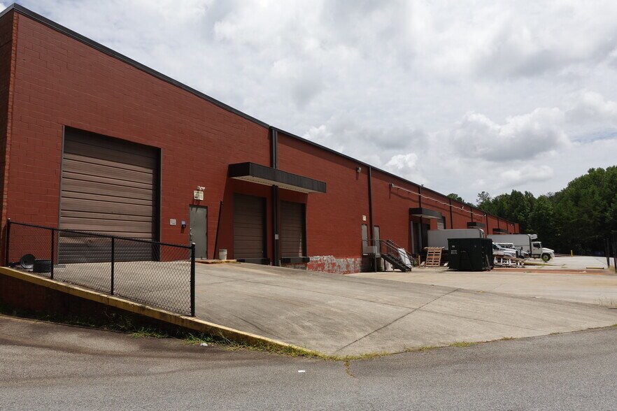 More Photos Of 1475-1493 Trae Ln, Lithia Springs Warehouse For Lease