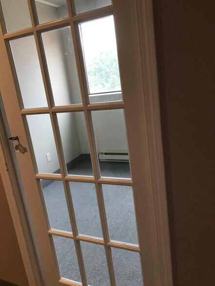 More Photos Of 420 Green St, Whitby Medical For Lease