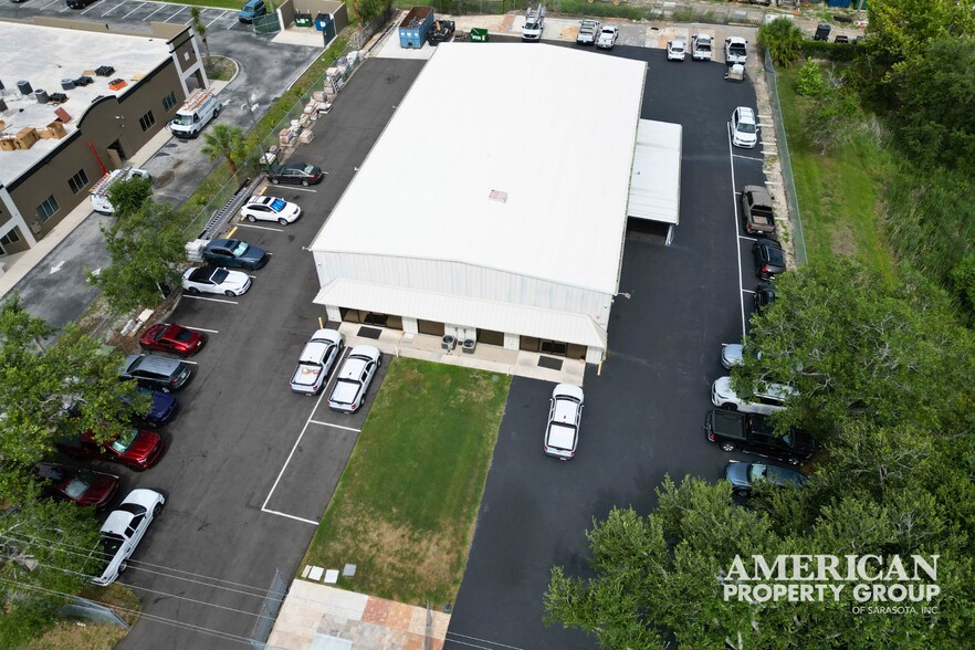 More Photos Of 5946 Clark Center Ave, Sarasota Warehouse For Lease