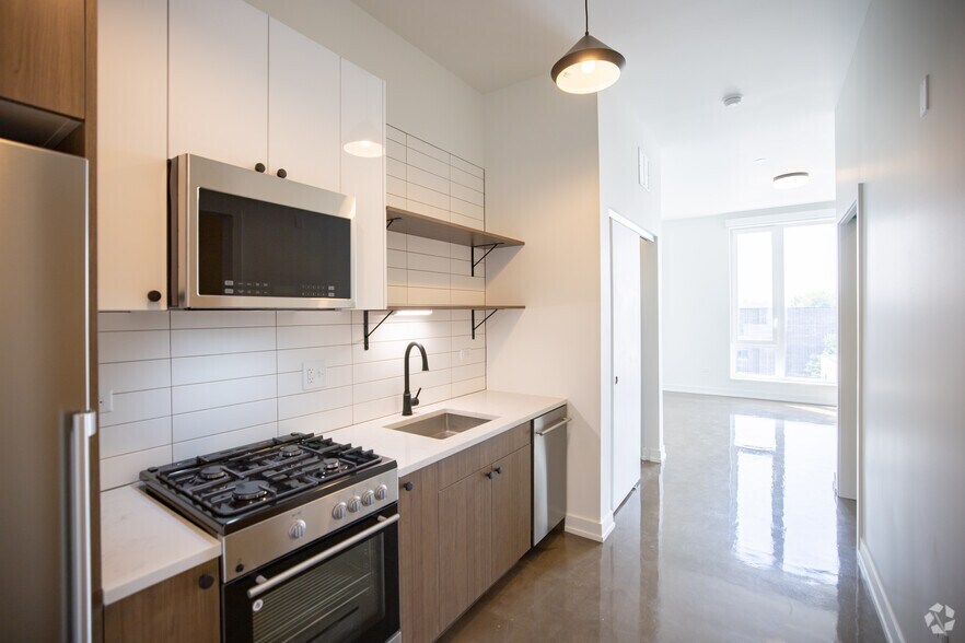 More Photos Of 1135 W Winona St, Chicago Apartments For Lease