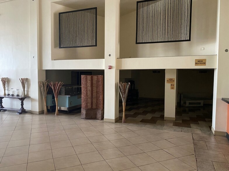 More Photos Of 7516 W Irlo Bronson Memorial Hwy, Kissimmee General Retail For Lease