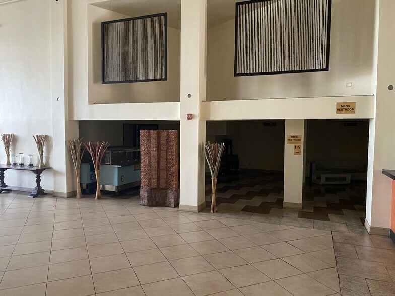 More Photos Of 7516 W Irlo Bronson Memorial Hwy, Kissimmee Restaurant For Lease