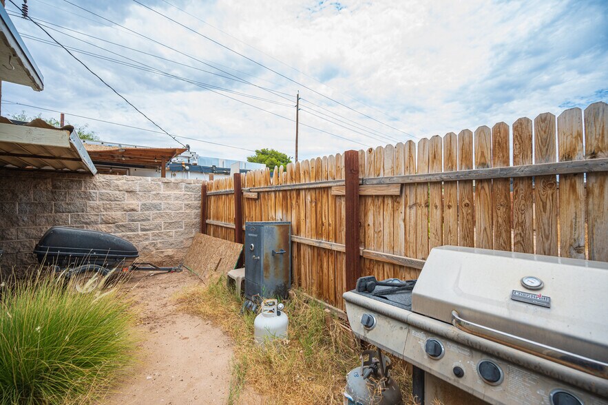 More Photos Of 5900 Cassedy Ln, Las Vegas Apartments For Sale