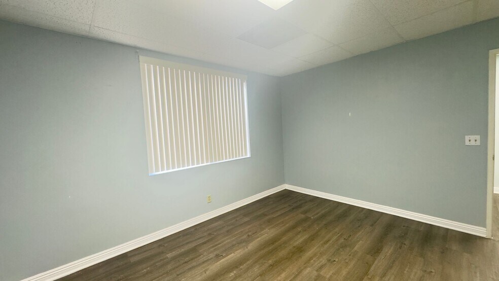 More Photos Of 1100-1160 E Route 66, Glendora Office For Lease