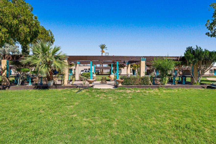 More Photos Of 537 S Country Club Dr, Mesa Hotel For Sale