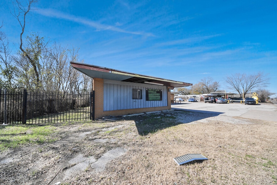 More Photos Of 1734 Allen Genoa Rd, Houston Freestanding For Sale