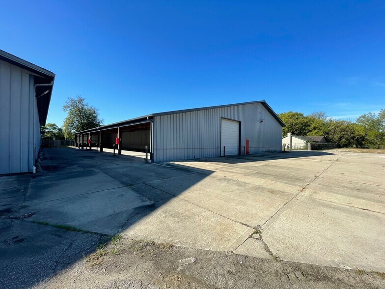 More Photos Of 442 Harrison Brookville Rd, West Harrison Warehouse For Lease