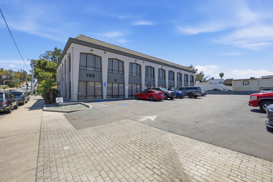 More Photos Of 105 N Rose St, Escondido Office For Lease