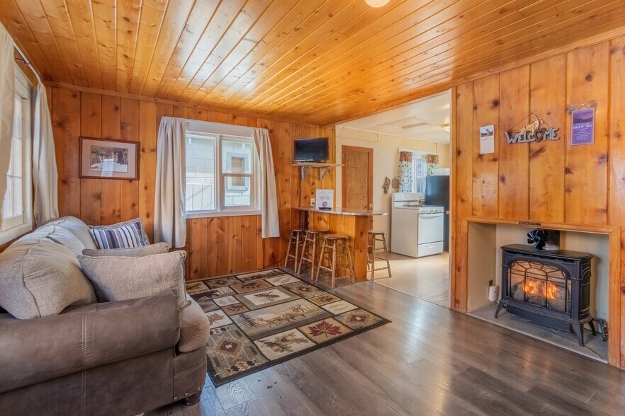 More Photos Of 416 Grand Ave, Grand Lake Hotel For Sale