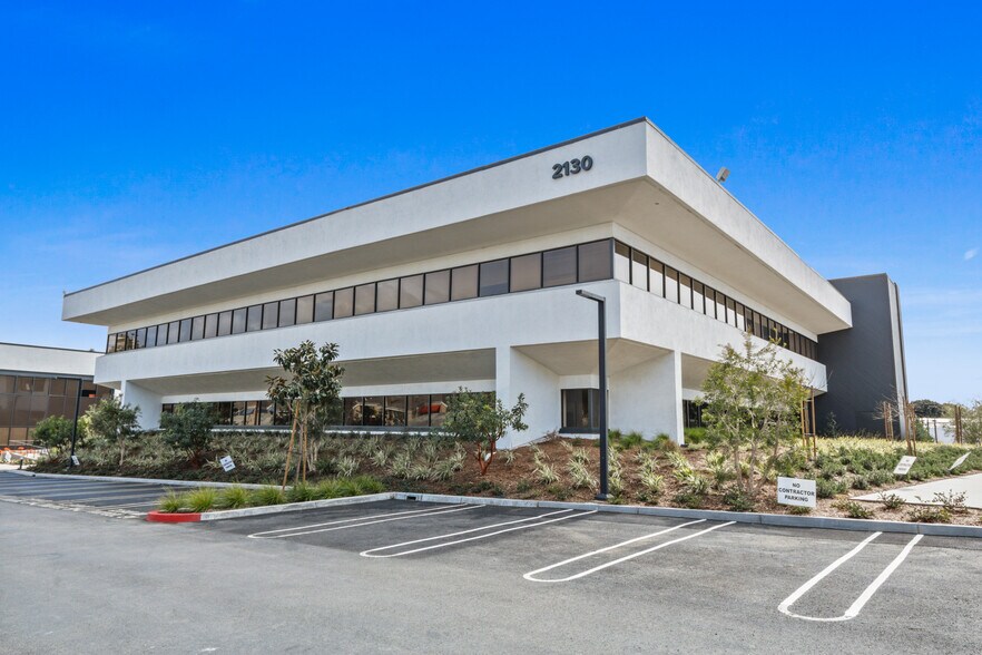 More Photos Of 2130 Main St, Huntington Beach Office For Lease
