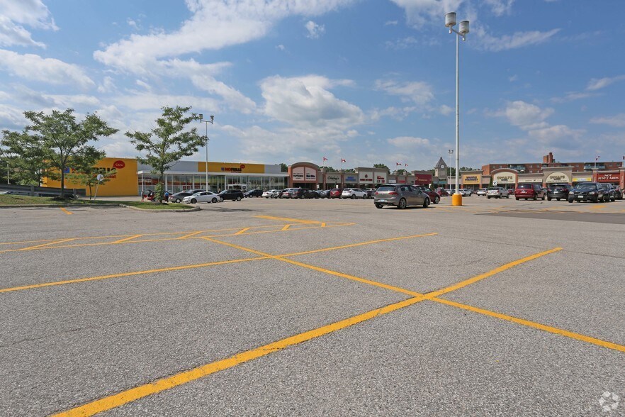 Primary Photo Of 14800 Yonge St, Aurora Unknown For Lease