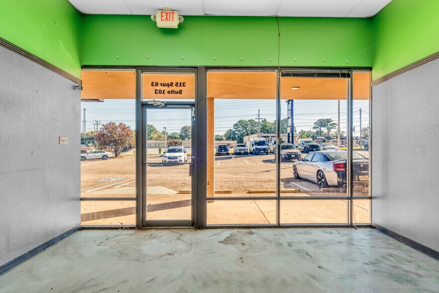 More Photos Of 313-323 N Spur 63, Longview Storefront Retail Office For Sale