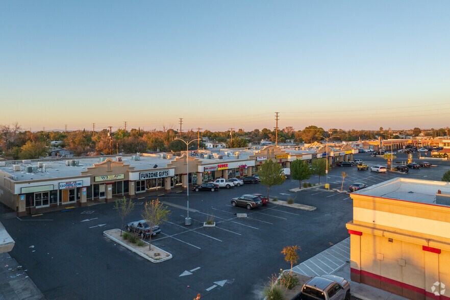 More Photos Of 1001-1039 W Avenue I, Lancaster General Retail For Lease
