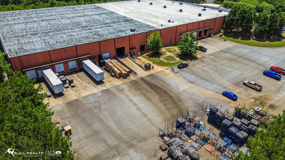 More Photos Of 14290 Lochridge Blvd, Covington Distribution For Lease