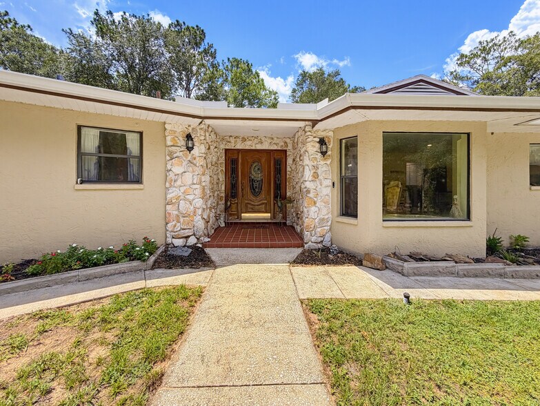 More Photos Of 26311 Willow St, Brooksville Specialty For Sale