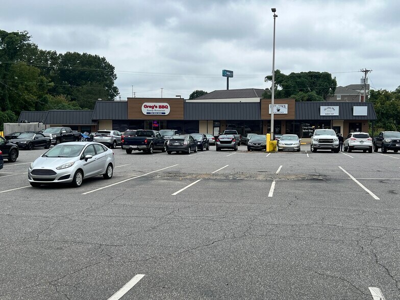 More Photos Of 701-709 Sullivan Rd, Statesville Unknown For Lease