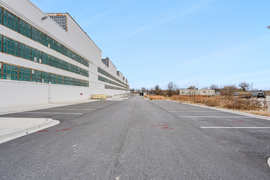 More Photos Of 2800 Eastern Blvd, Middle River Distribution For Lease