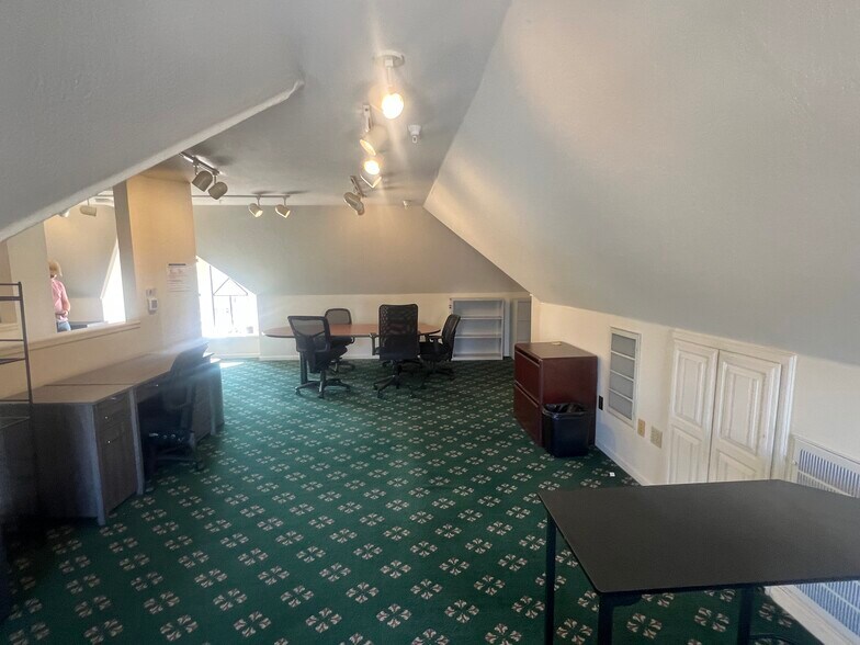 More Photos Of 909 14th St, Modesto Office For Lease