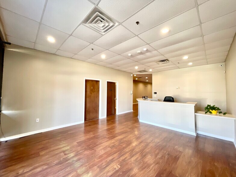 More Photos Of 12926 Highway 92, Woodstock Storefront For Lease