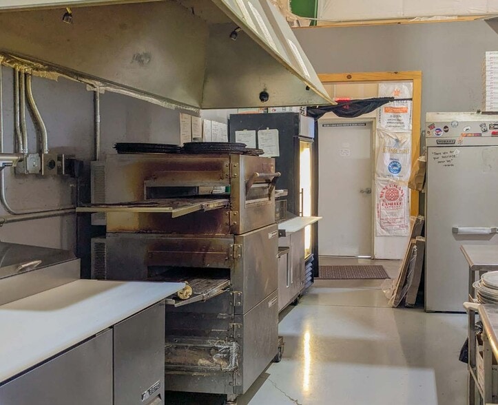 More Photos Of 421 C St, Washougal Warehouse For Sale